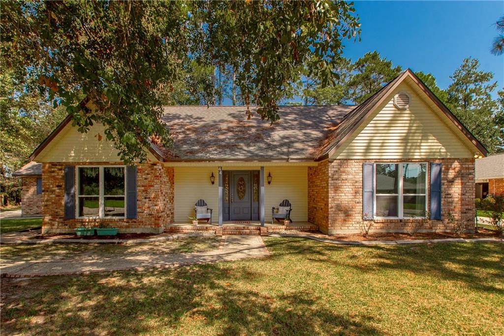 44 Laura Drive — photo