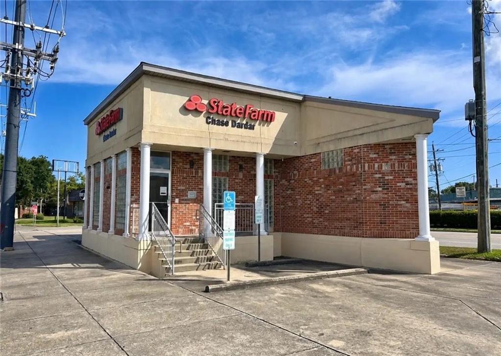 6301 S Claiborne Avenue — photo