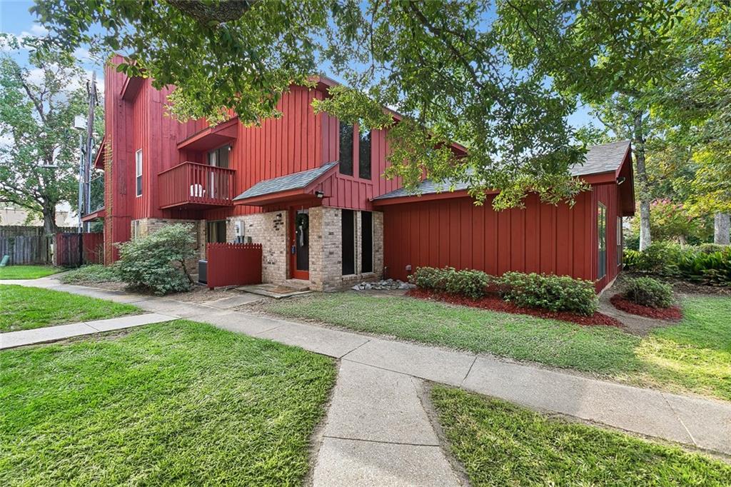 209 Bon Temps Roule Drive 9B — photo
