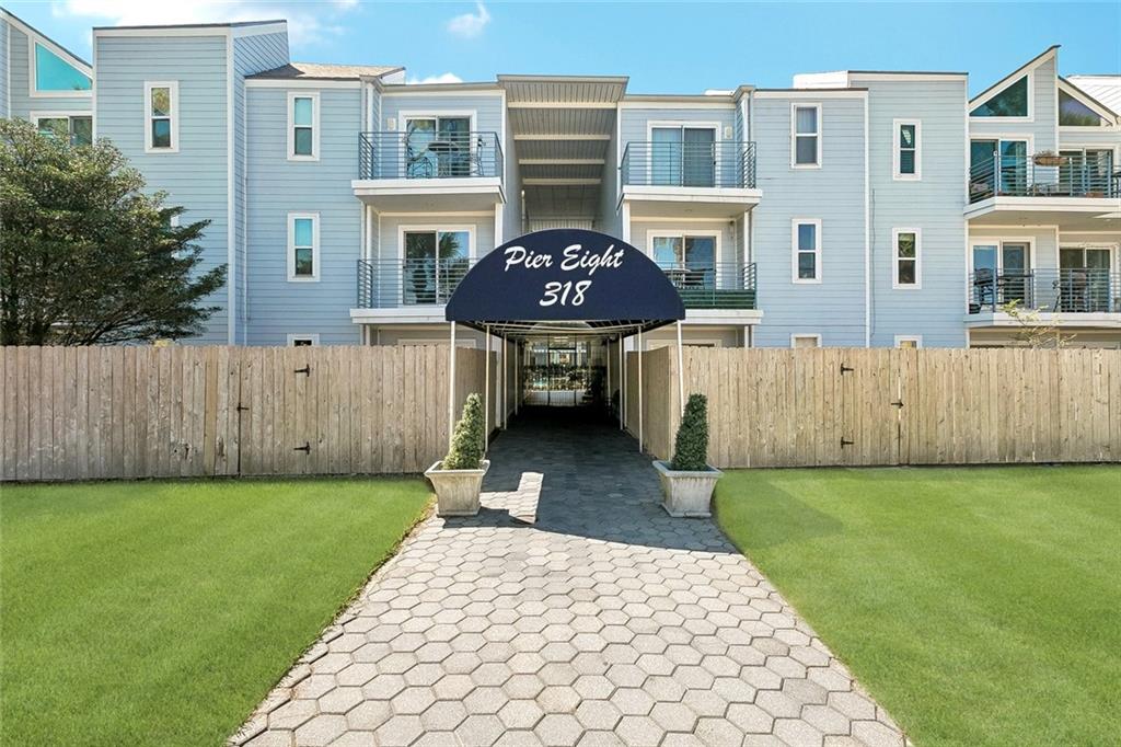 318 Lake Marina Avenue 111 — photo