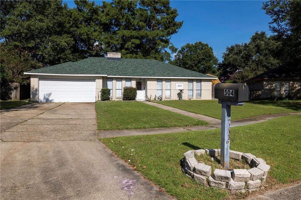 504 Sherwood Court — photo