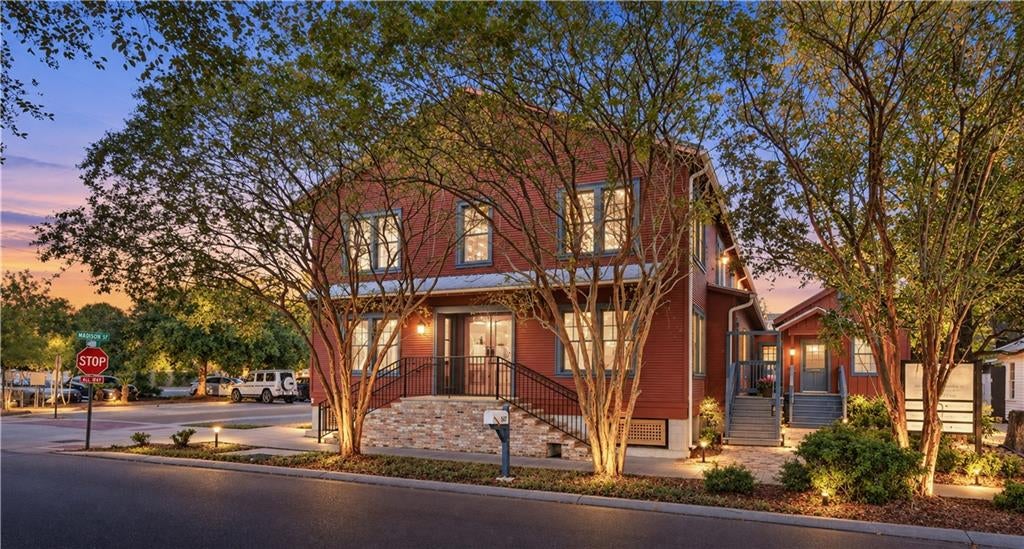 347 Girod Street E — photo