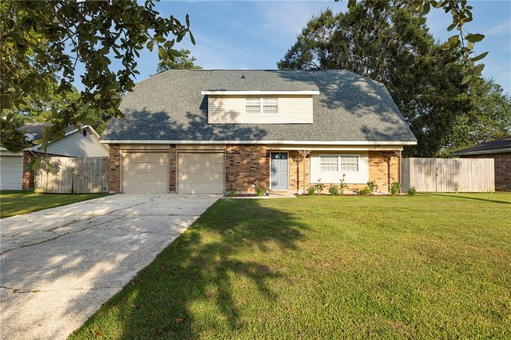 109 Hardwood Drive — photo