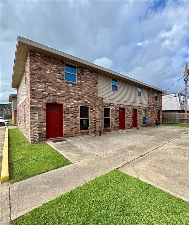 904 Michael Court B — photo