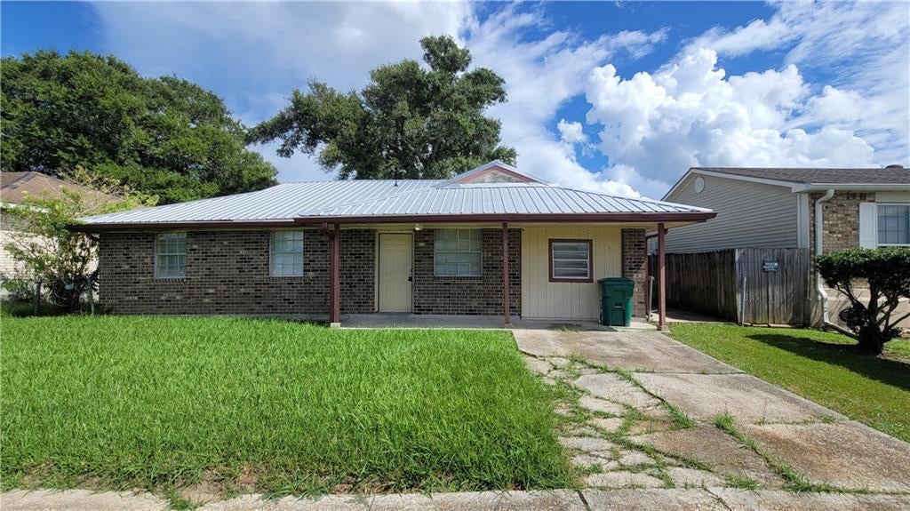 2061 Carver Drive — photo