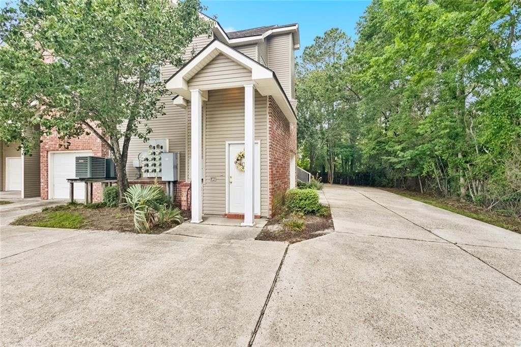521 Spartan Drive 10207 — photo