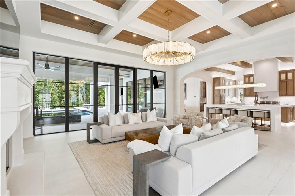 4 Crystal Lake Lane, Mandeville, LA 70471 | Realty.com