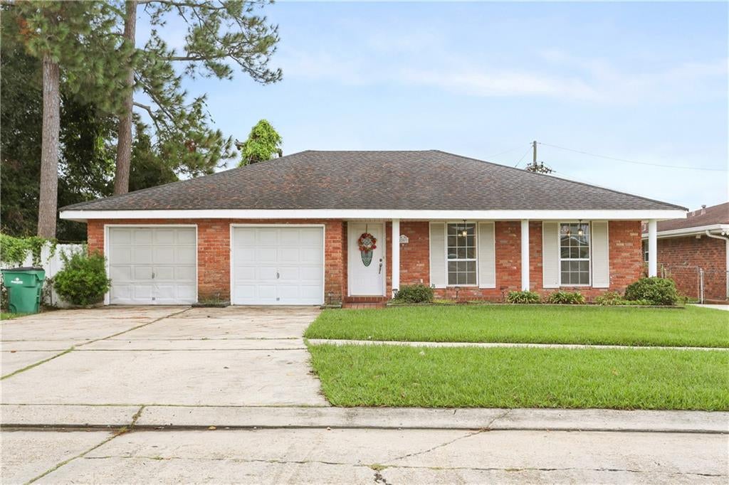 2207 N Friendship Drive — photo