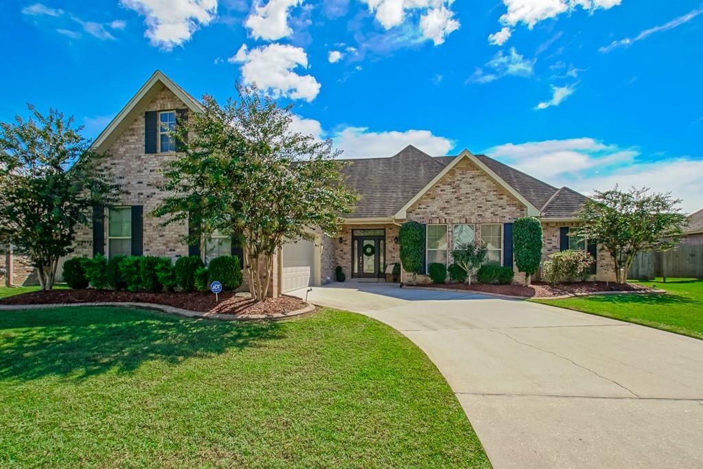 411 Naples Court — photo
