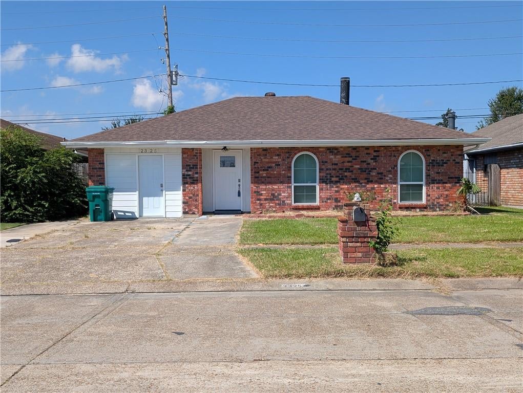 2325 Yorktowne Drive — photo