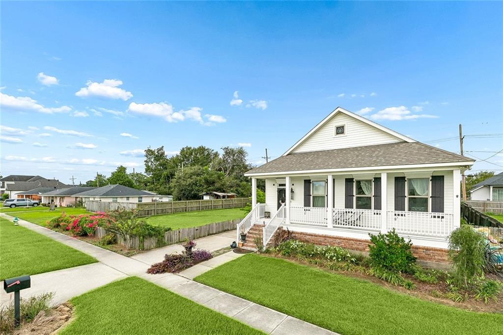 1324 Perrin Drive — photo