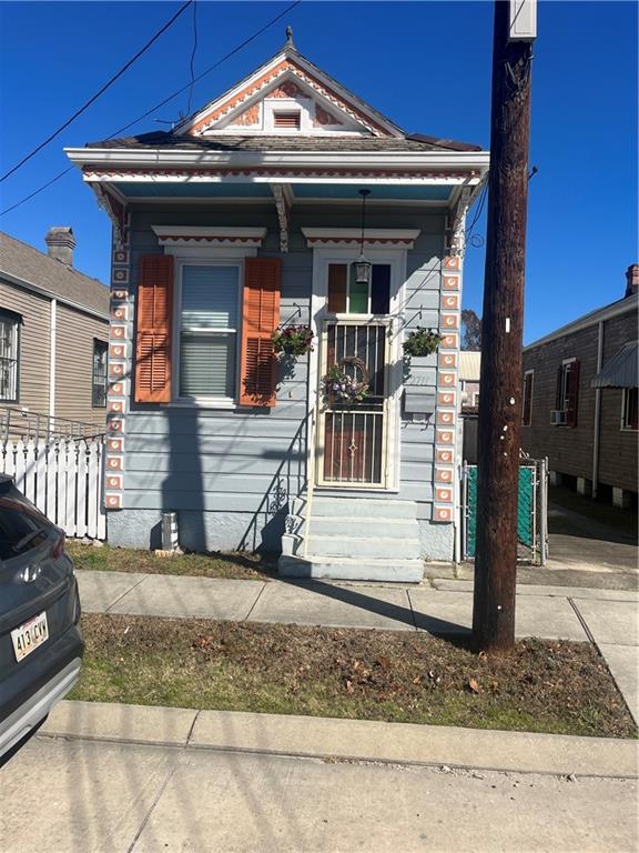 2711 Aubry Street — photo