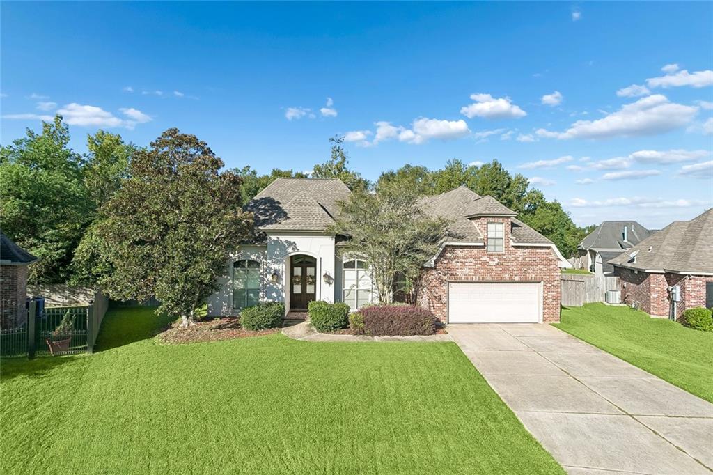 213 Turning Leaf Lane — photo