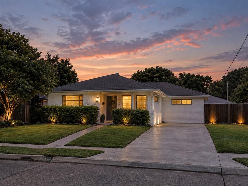 1105 Oaklawn Drive — photo