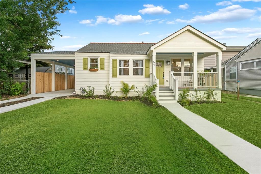5423 Mandeville Street — photo