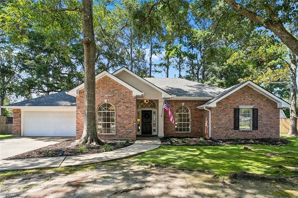 1101 Fairfield Court — photo