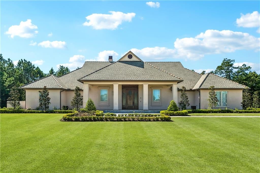 500 Oak Tree Court — photo