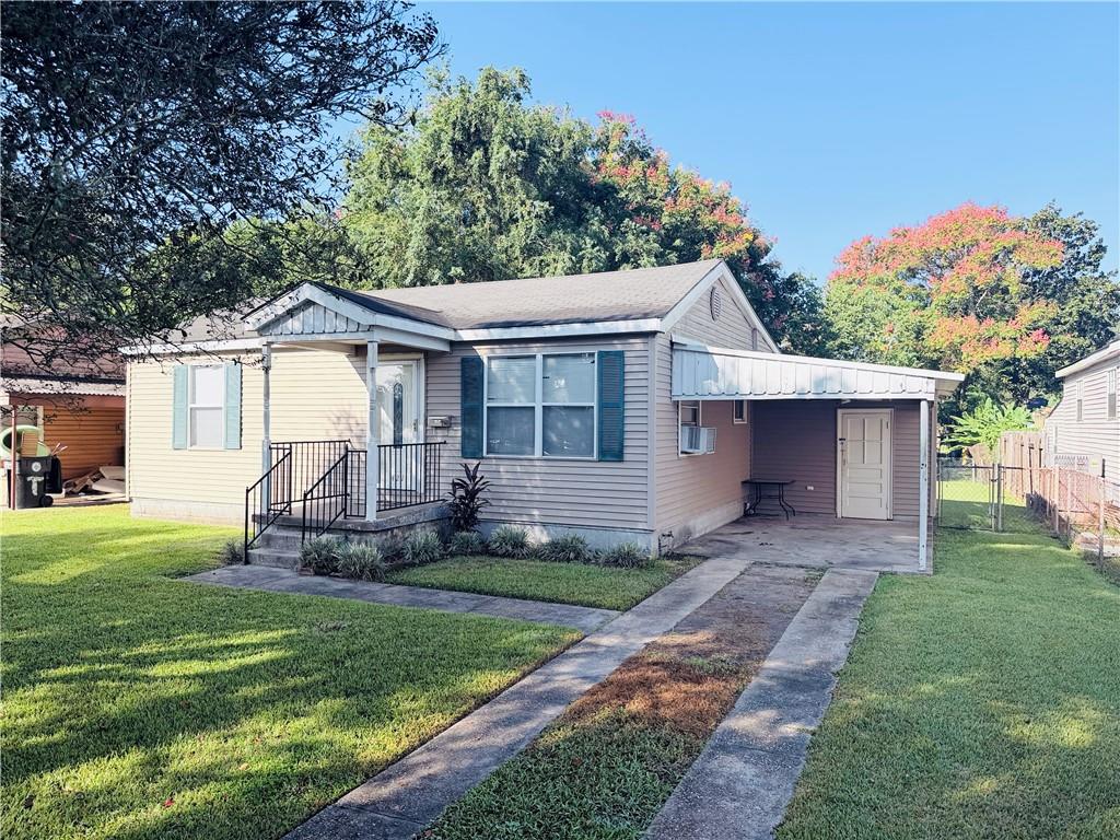 421 Huntlee Drive — photo