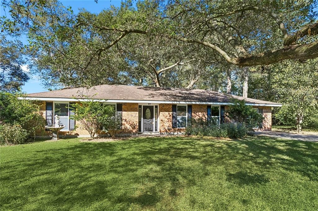 24 Hickory Drive — photo