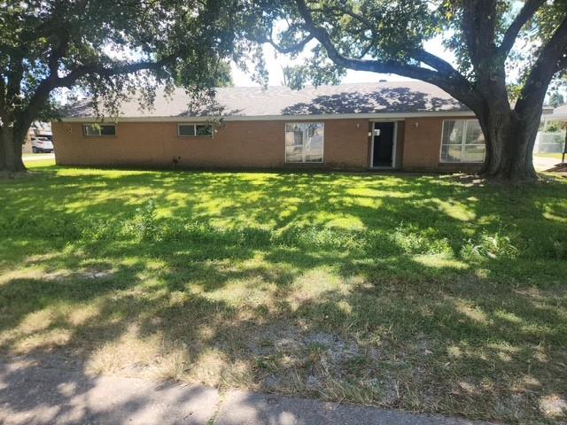 310 Estate Drive — photo