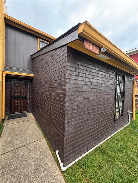 7832 Sail Street — photo