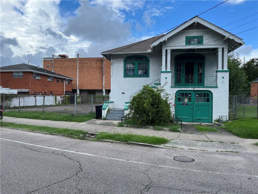 1210 Franklin Avenue — photo