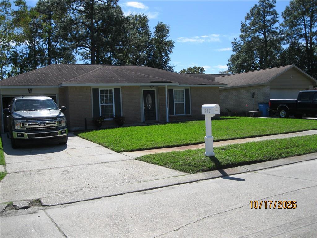 217 Foxbriar Court — photo