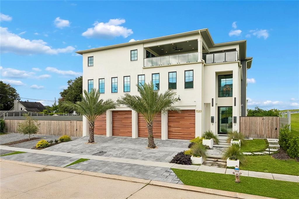1520 Poinsettia Drive — photo