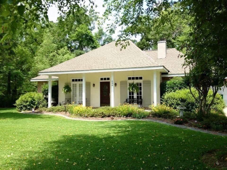 684 Plantation Boulevard — photo