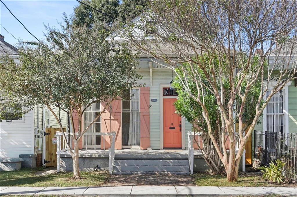 1830 Constantinople Street — photo