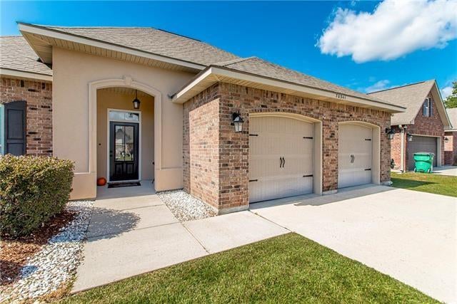70341 Chambly Court — photo