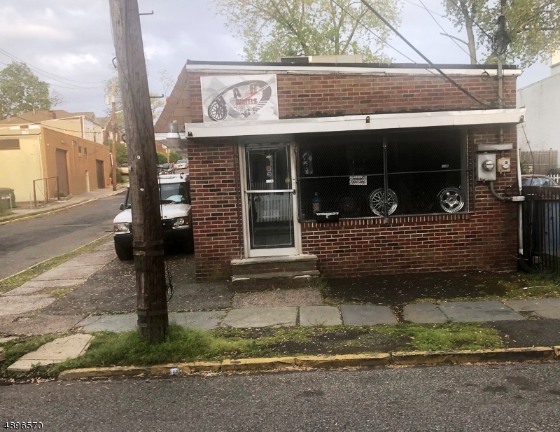84 Bell Street — photo