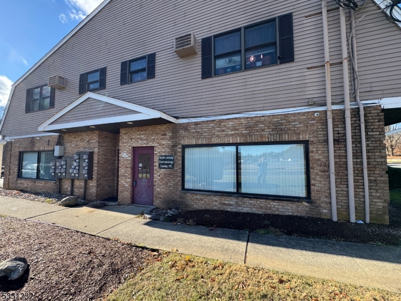 7 Oak Ridge Rd Unit 1 & 4 — photo
