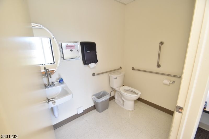 7 Oak Ridge Rd Unit 1 & 4, Newfoundland, NJ 07435 — photo 3