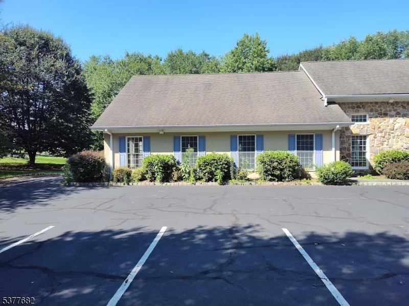 1 Brookfield Glen Drive — photo