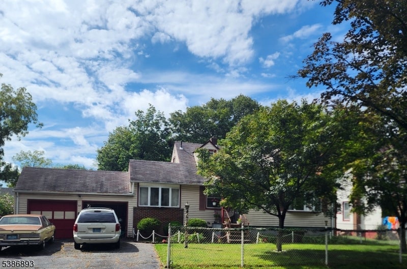 774 Webster Pl — photo
