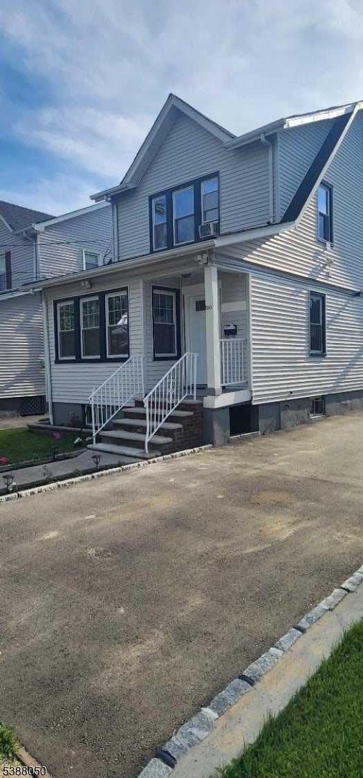 530 Drake Ave — photo