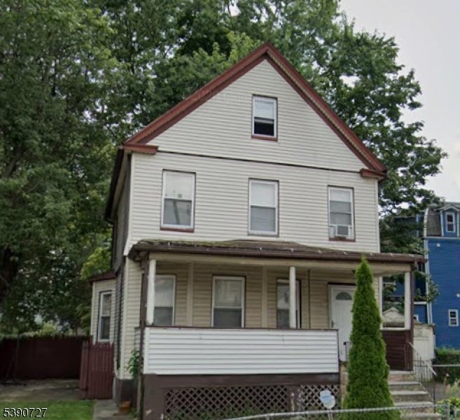 604 Richmond St — photo