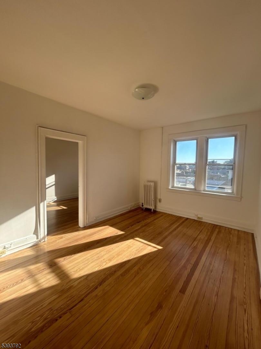 355 Lincoln Avenue 4C — photo
