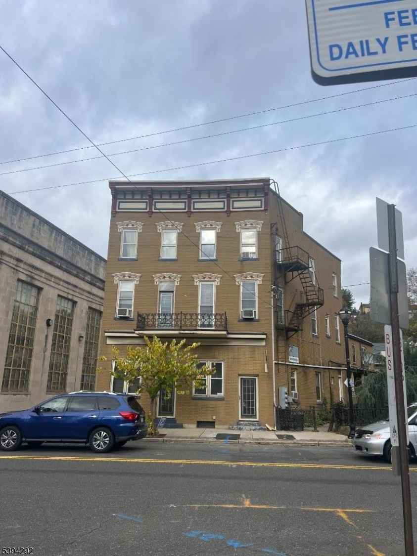 121 S Main Street — photo
