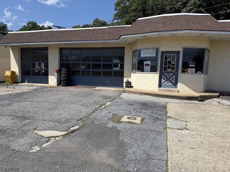 737 S Main Street — photo