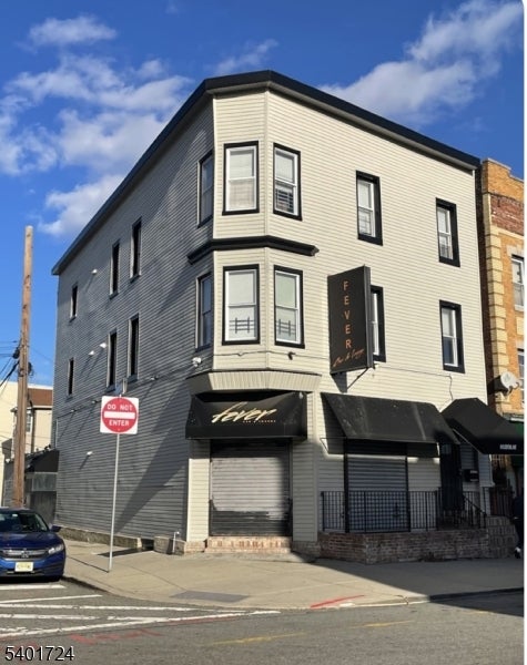 415 Central Ave — photo