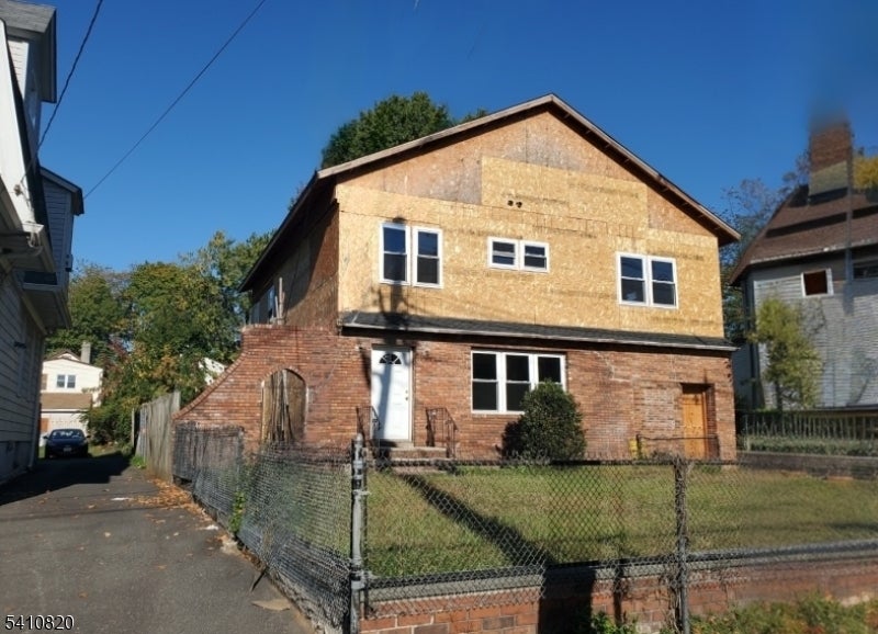 1406 Maple Ave — photo