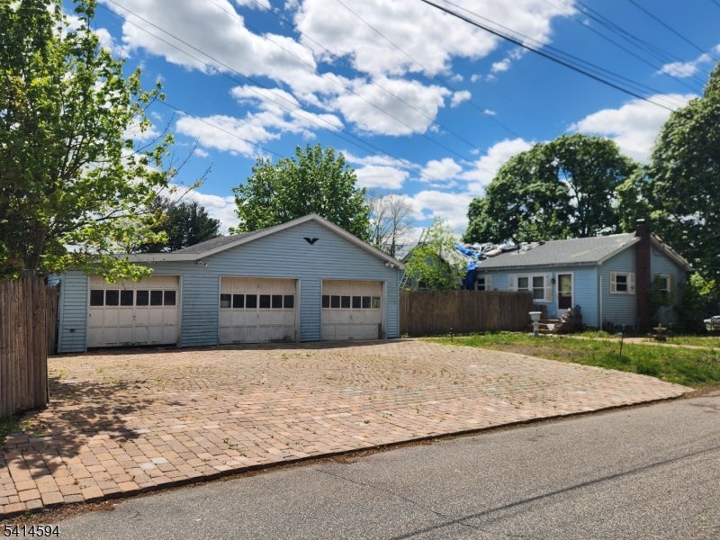 2 Abrams Rd — photo