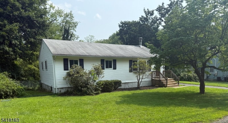 18 Kendall Drive — photo