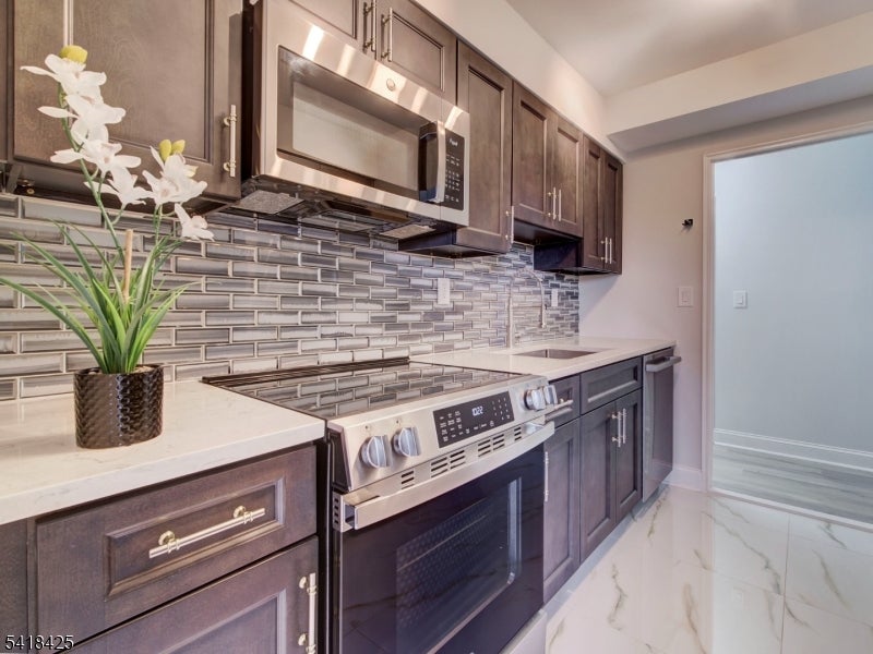 377 S Harrison Street 8I — photo