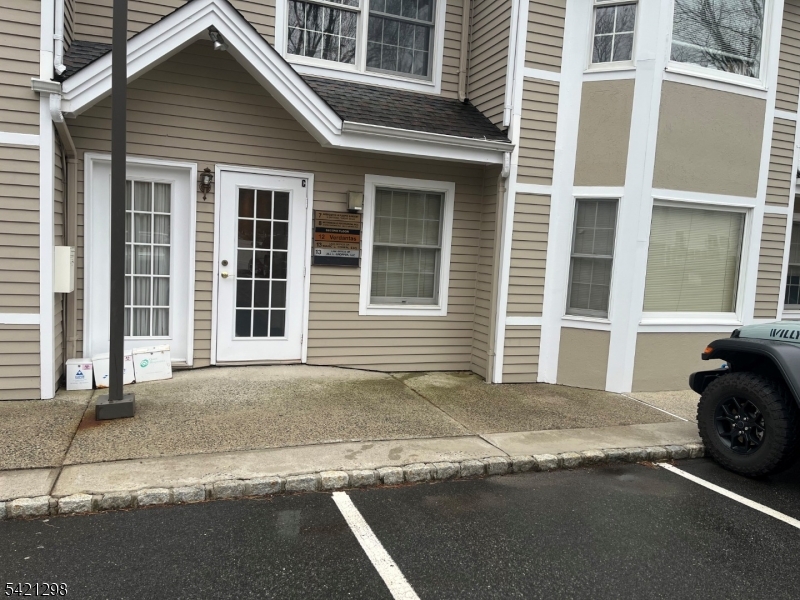 5 Mountain Boulevard — photo