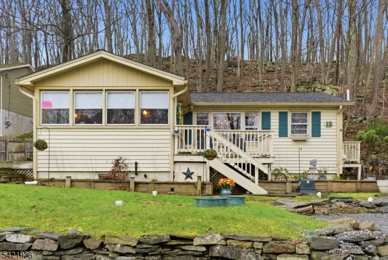 12 Cliffside Ter — photo