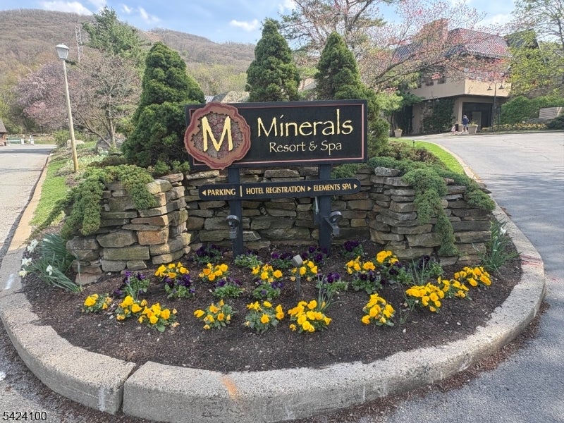 2 Chamonix Dr 213 — photo
