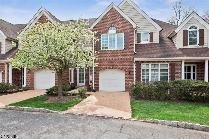 28 Schmidt Circle — photo